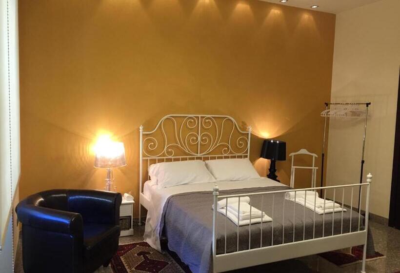 اتاق استاندارد چهارنفره با سرویس بهداشتی مشترک, Bergamo Center Rooms