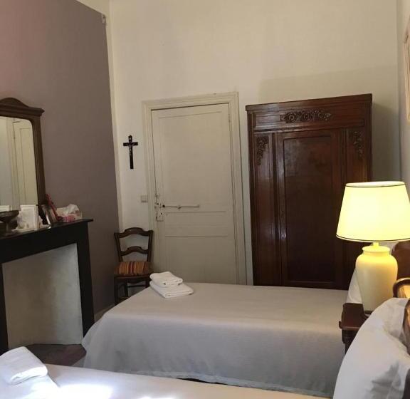 غرفة قياسية مع حمام خارجي, Chateau D Estrac