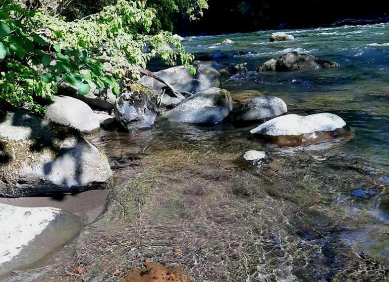 בקתת חדר, Estación Benedicto