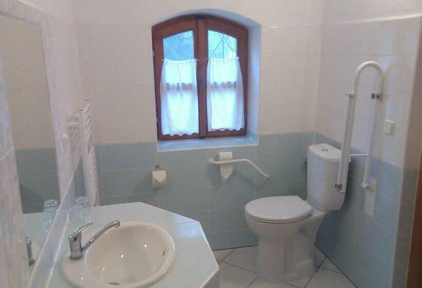 חדר סטנדרט מותאם לאדם עם מוגבלויות, Ham Ham National Park