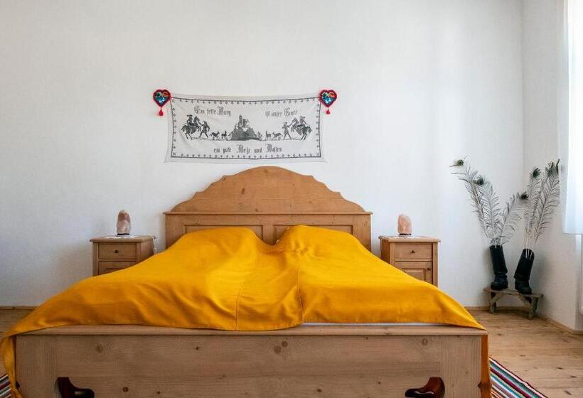 חדר סטנדרט עם מיטת קינג, Villa Rihuini Eco Wine House Transylvania