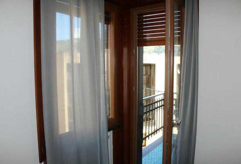 اتاق استاندارد سه نفره, B&b Amalfi S Luxury Rooms