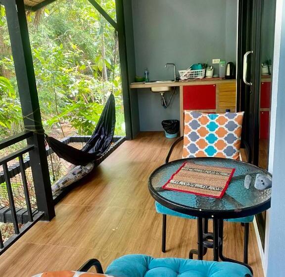 חדר סטנדרט עם מרפסת, Ingtara At Lanta Resort