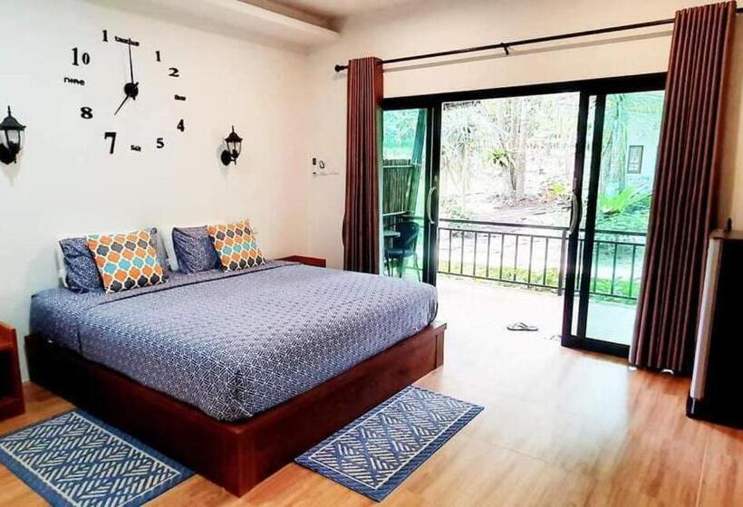 חדר סטנדרט עם מרפסת, Ingtara At Lanta Resort