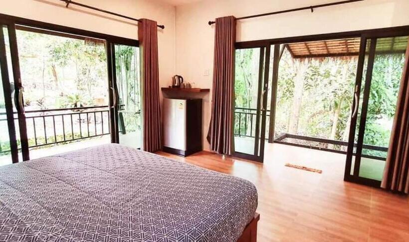 חדר סטנדרט עם מרפסת, Ingtara At Lanta Resort