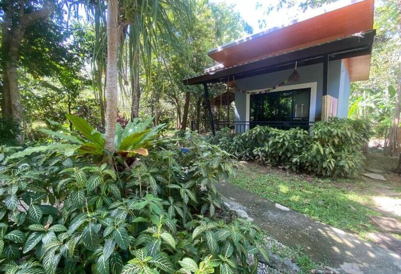 חדר סטנדרט עם מרפסת, Ingtara At Lanta Resort