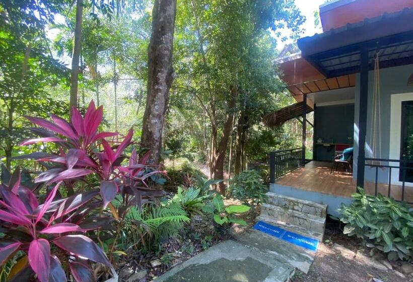 חדר סטנדרט עם מרפסת, Ingtara At Lanta Resort