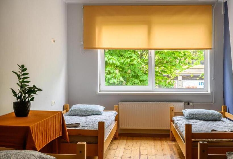 تختخواب در اتاق مشترک, Liepu Hostelis