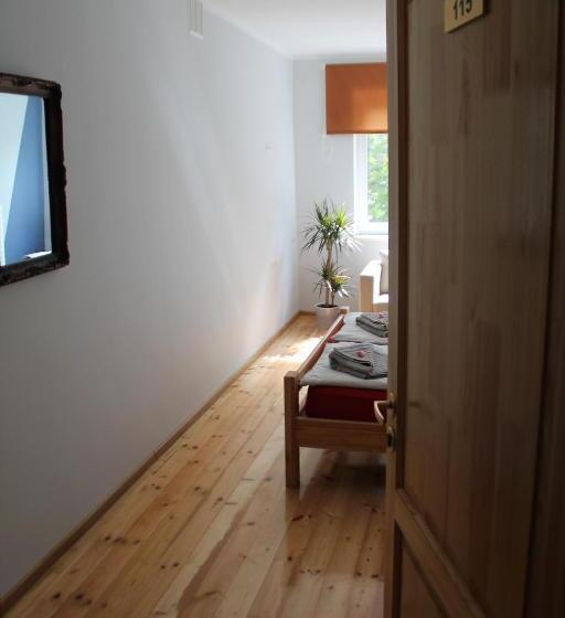 اتاق اکونومی, Liepu Hostelis