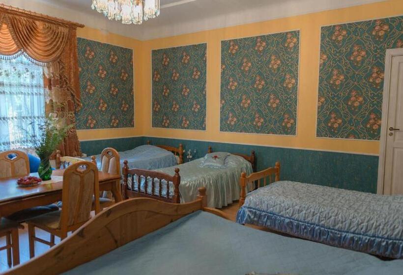 اتاق خانوادگی, Villa Magonīte