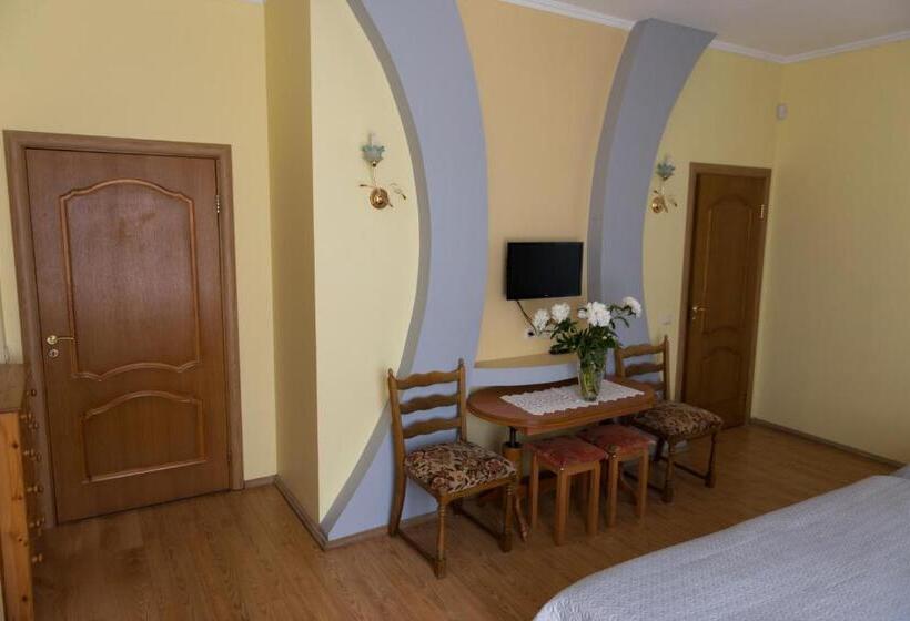 اتاق استاندارد چهار تخته, Villa Magonīte