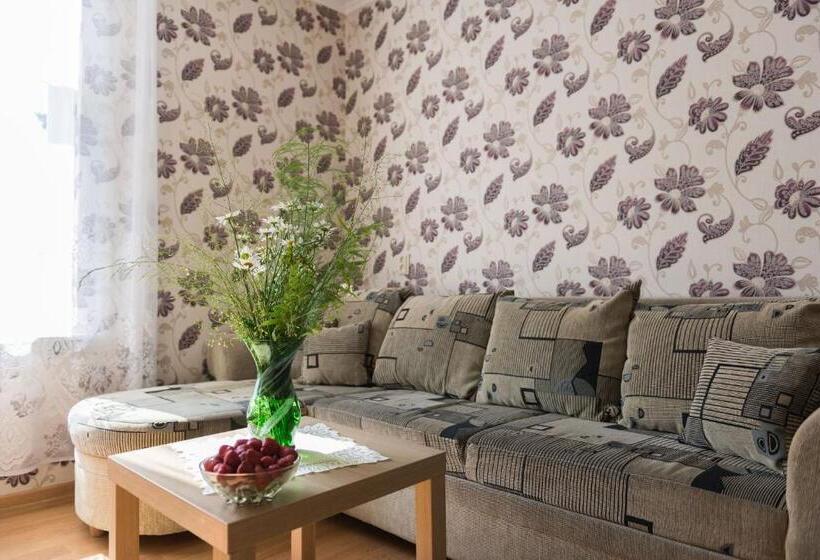 اتاق خانوادگی با سرویس بهداشتی مشترک, Villa Magonīte