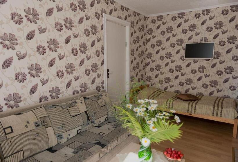 اتاق خانوادگی با سرویس بهداشتی مشترک, Villa Magonīte