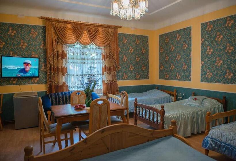 اتاق خانوادگی, Villa Magonīte