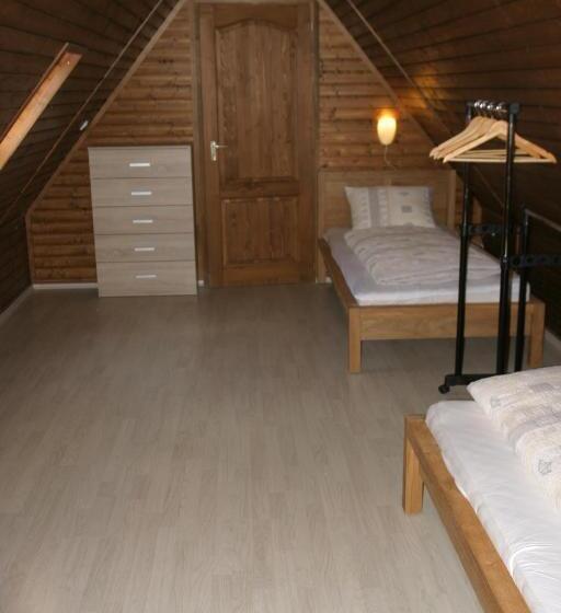 جناح عائلي, Villa Teleki