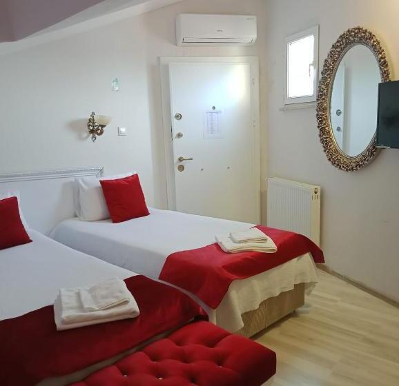 اتاق کلاسیک سه تخته, çarşi Hotel&cafe