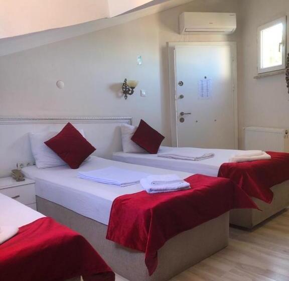 اتاق کلاسیک سه تخته, çarşi Hotel&cafe