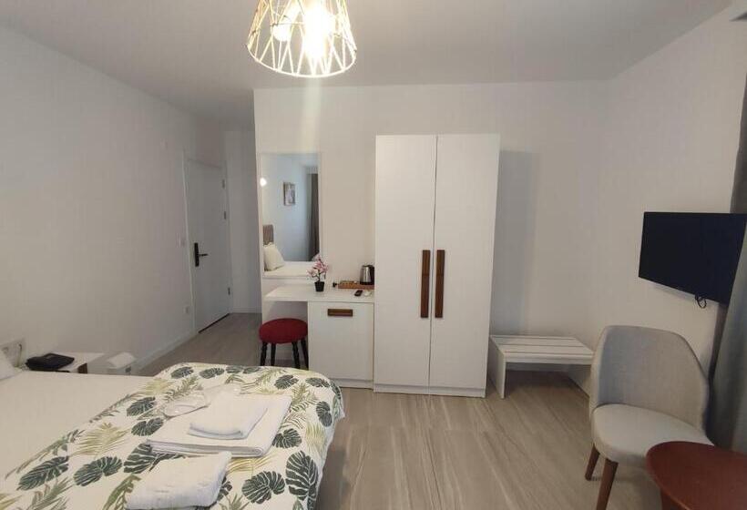 اتاق لوکس با چشمانداز دریا, Tepehan By özkul