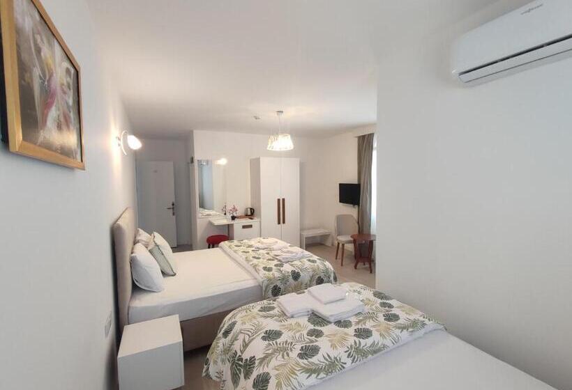 اتاق لوکس با چشمانداز دریا, Tepehan By özkul