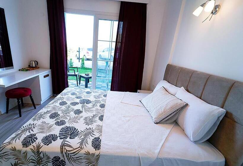 سوییت با چشمانداز باغ, Tepehan By özkul