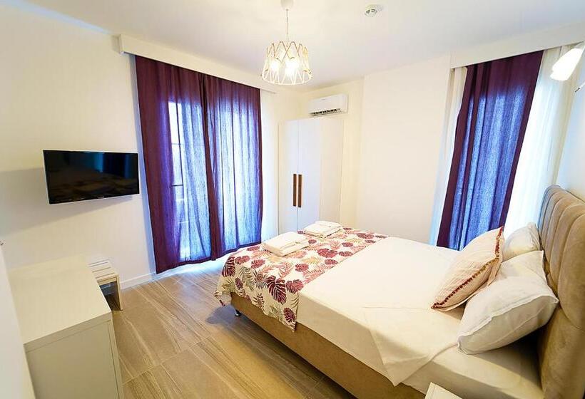 اتاق لوکس با چشمانداز دریا, Tepehan By özkul