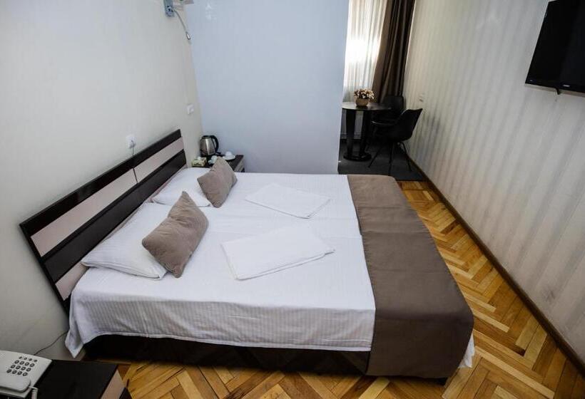 스탠다드 룸, Tigran Mets Yerevan