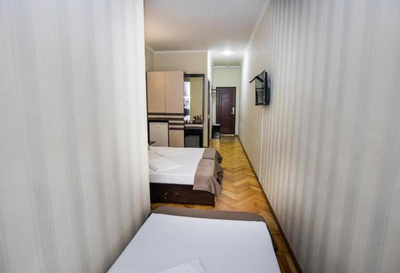 اتاق استاندارد, Tigran Mets Yerevan