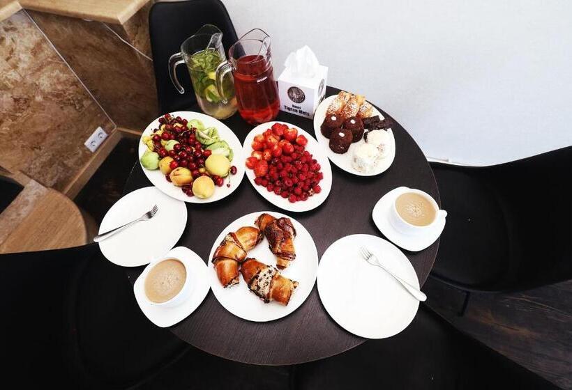 استودیوی لوکس, Tigran Mets Yerevan