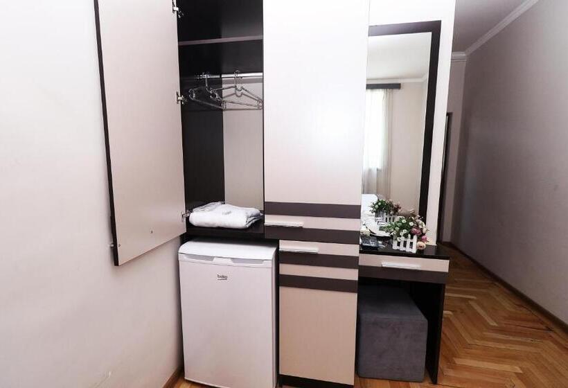 اتاق استاندارد, Tigran Mets Yerevan