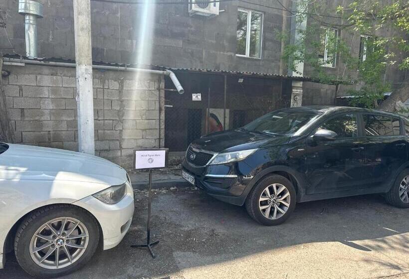 استودیوی لوکس, Tigran Mets Yerevan