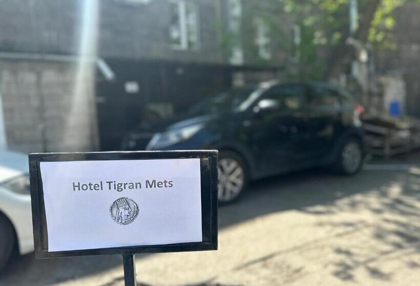 استودیوی لوکس, Tigran Mets Yerevan