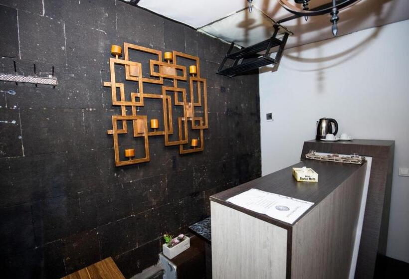 استودیوی لوکس, Tigran Mets Yerevan