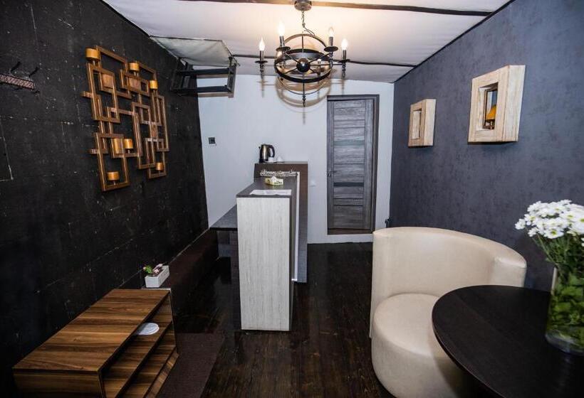 استودیوی لوکس, Tigran Mets Yerevan