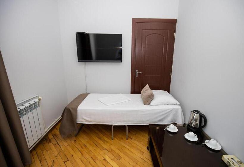 سوییت, Tigran Mets Yerevan