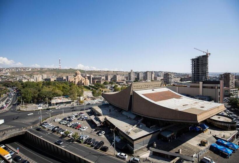 آپارتمان 1 خوابه با بالکن, Tigran Mets Yerevan