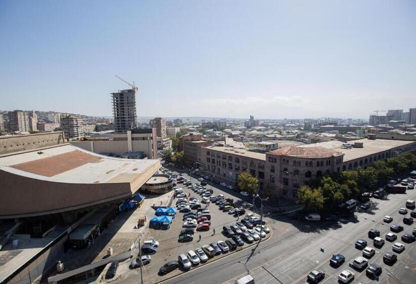 آپارتمان 1 خوابه با بالکن, Tigran Mets Yerevan