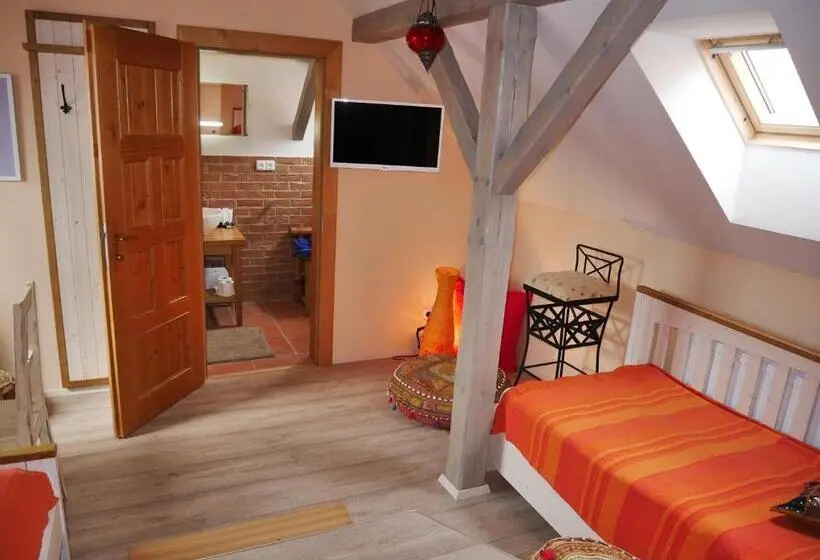 コンフォートトリプルルーム, Wellness Hotel Boží Oko