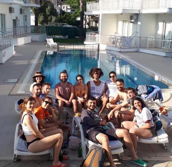 آپارتمان 1 خوابه بدون آشپزخانه, Sarıgerme Apart