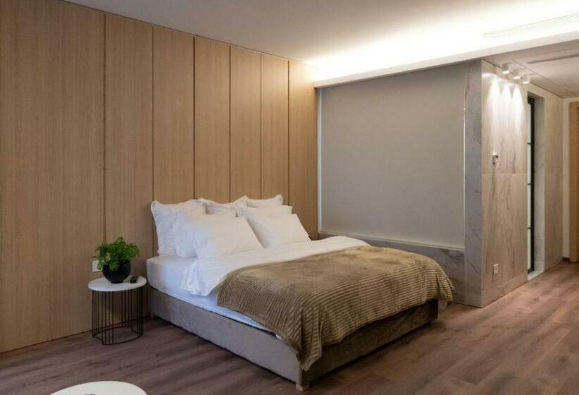 سوییت جونیور با بالکن, Votre