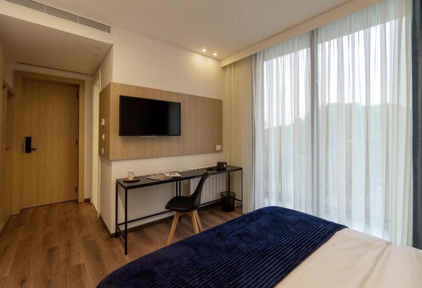 اتاق اکونومی, Votre