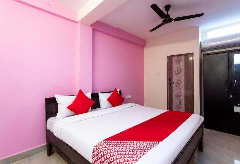 חדר קלאסי לשלושה, Decision By Oyo Rooms