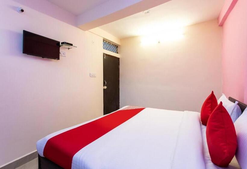 חדר קלאסי לשלושה, Decision By Oyo Rooms