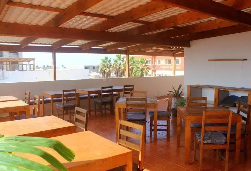 اتاق استاندارد سه نفره, A Paz Residence