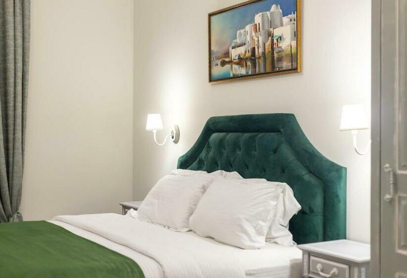 جناح مزوَّد بشرفة, Pandrosos Divine Suites