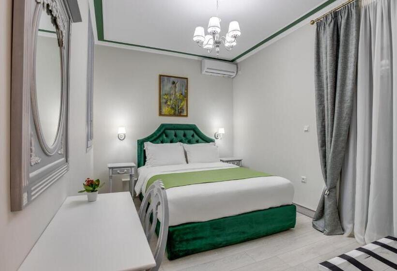 جناح مزود بتراس, Pandrosos Divine Suites