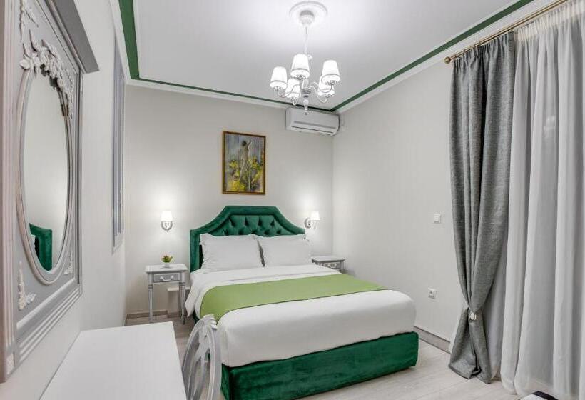 جناح مزود بتراس, Pandrosos Divine Suites