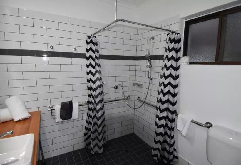 استودیوی استاندارد, Ballina Homestead Motel