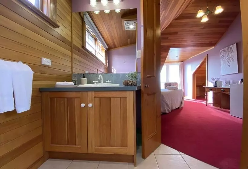 景色の見えるスイートルーム, Hanlon Guest House