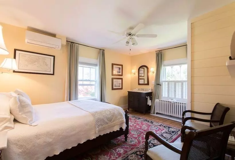 Economy-huone, Marshall Slocum Inn