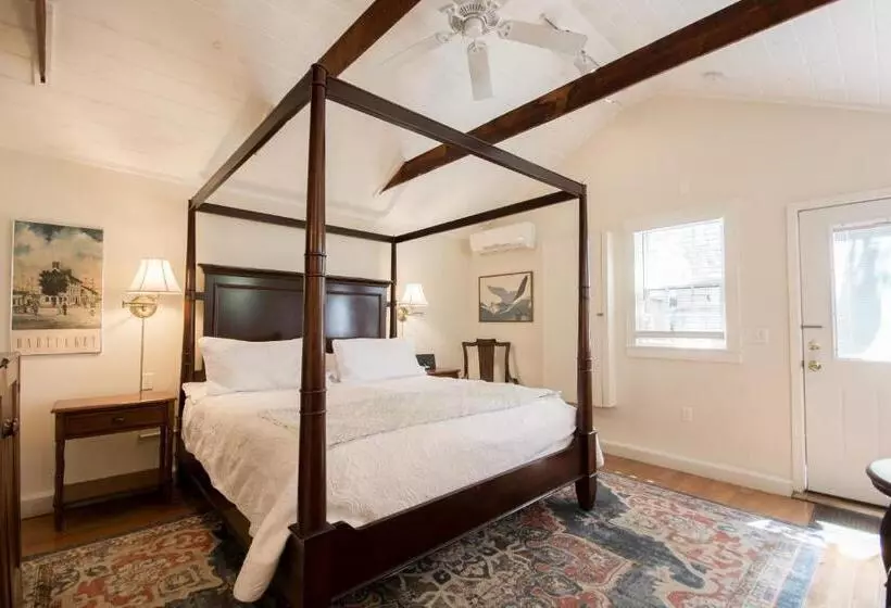 Talo 1 Makuuhuone, Marshall Slocum Inn